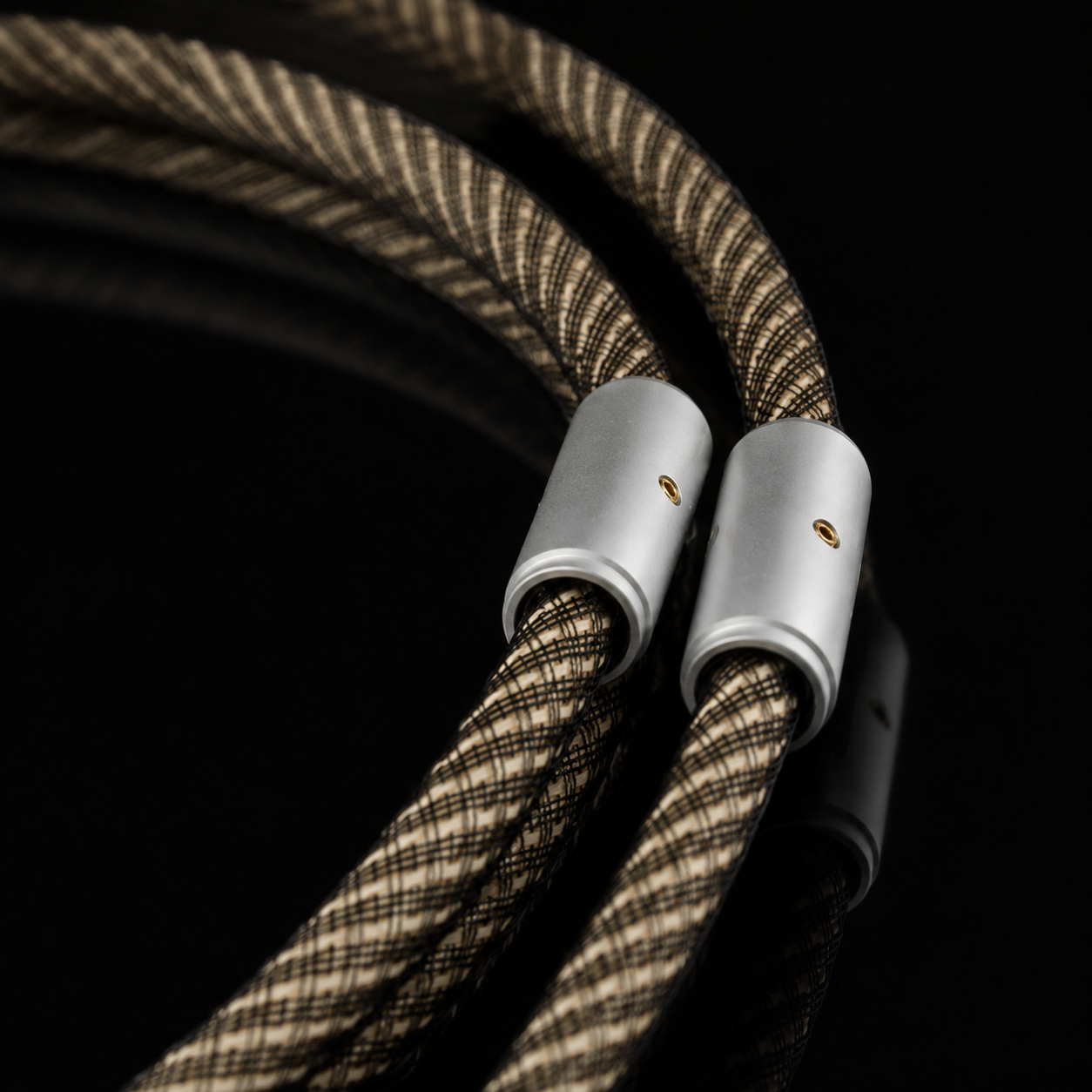 Orven Vivaldi Truth branding detail